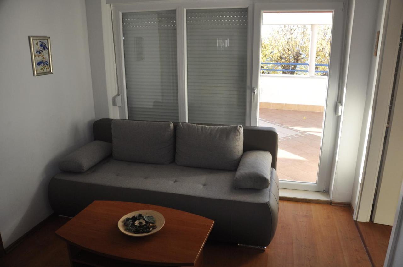 Apartment Katnić 1-2-3 Crikvenica Bagian luar foto