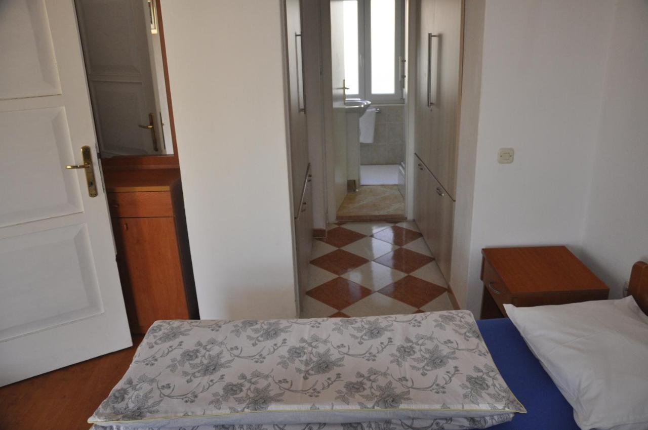 Apartment Katnić 1-2-3 Crikvenica Bagian luar foto
