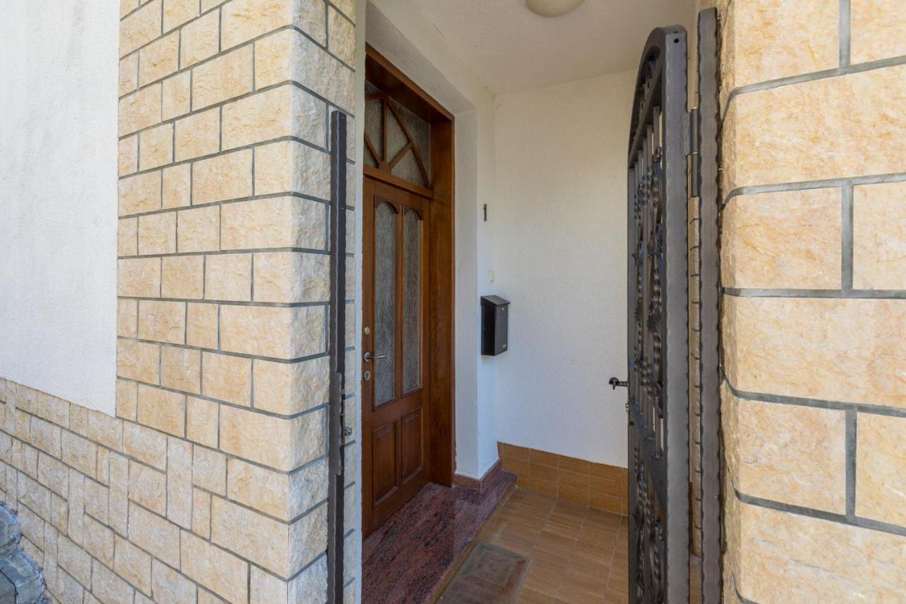 Apartment Katnić 1-2-3 Crikvenica Bagian luar foto