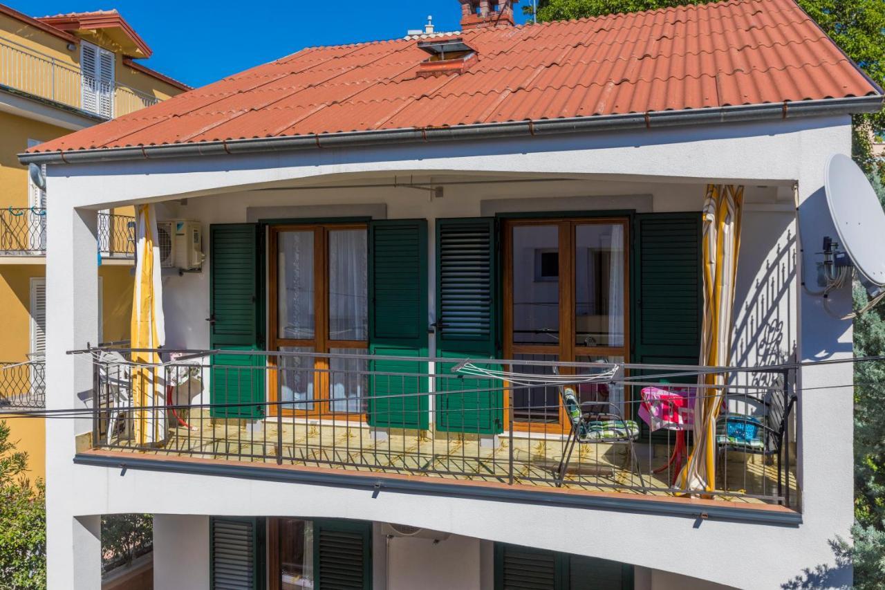 Apartment Katnić 1-2-3 Crikvenica Bagian luar foto