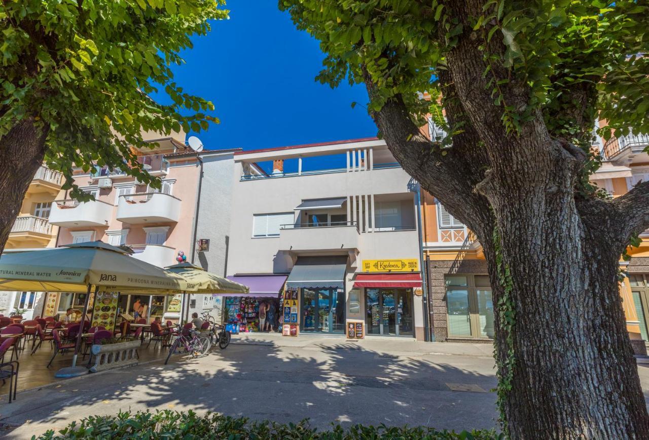 Apartment Katnić 1-2-3 Crikvenica Bagian luar foto