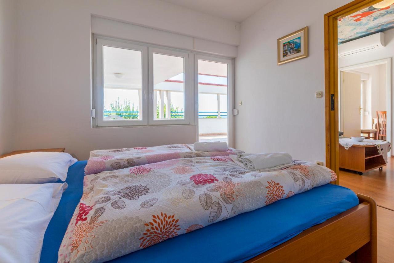 Apartment Katnić 1-2-3 Crikvenica Bagian luar foto