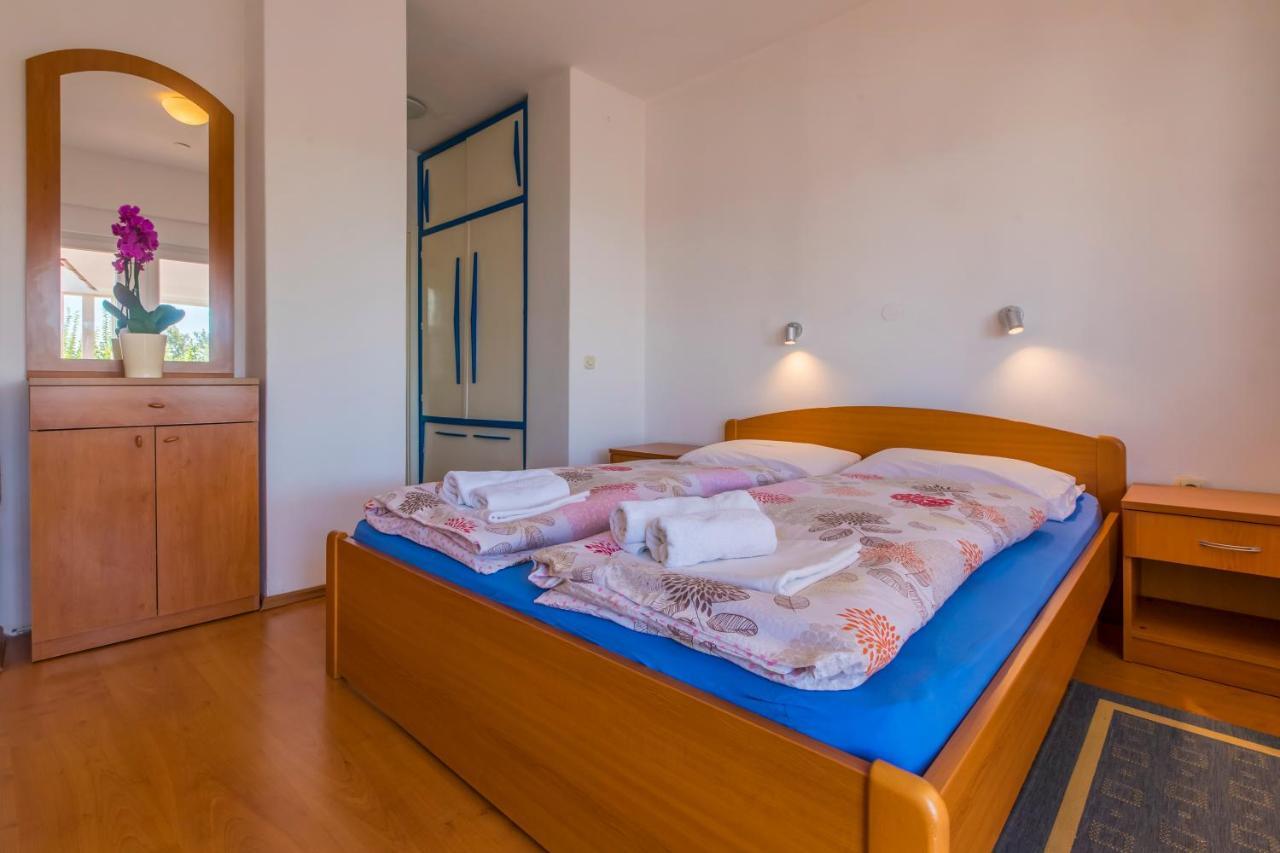 Apartment Katnić 1-2-3 Crikvenica Bagian luar foto